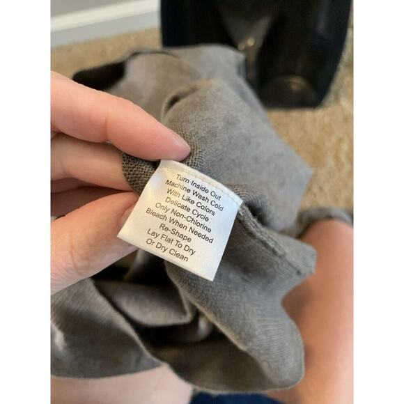 Joseph Abboud Sweater Medium Brown Extra Fine Merino Wool V-Neck Soft Men's - Picture 7 of 9